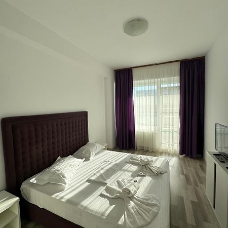 Tanya Apartments Summerland Mamaia Esterno foto