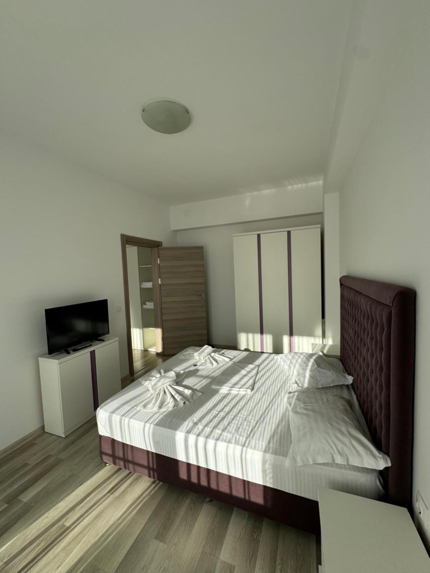 Tanya Apartments Summerland Mamaia Esterno foto